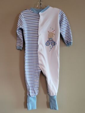 Vintage Snugabye Convert-A-Foot embrodiered footie/sleeper